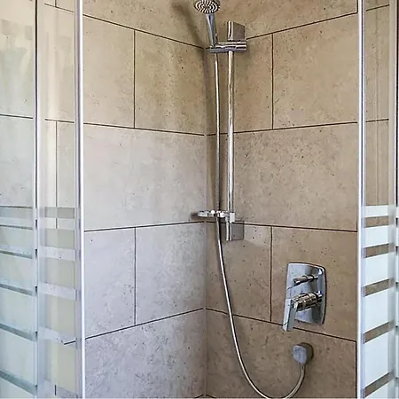 Cozy In With Wifi Apartamento Vir