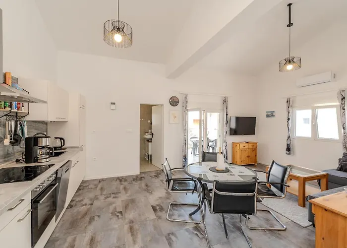 아파트 Cozy In With Wifi 비르