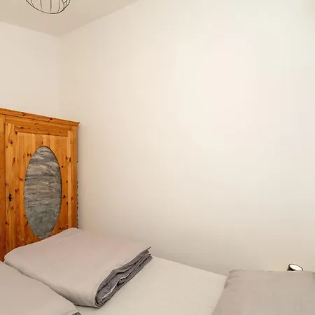 Cozy In With Wifi Appartamento Vir